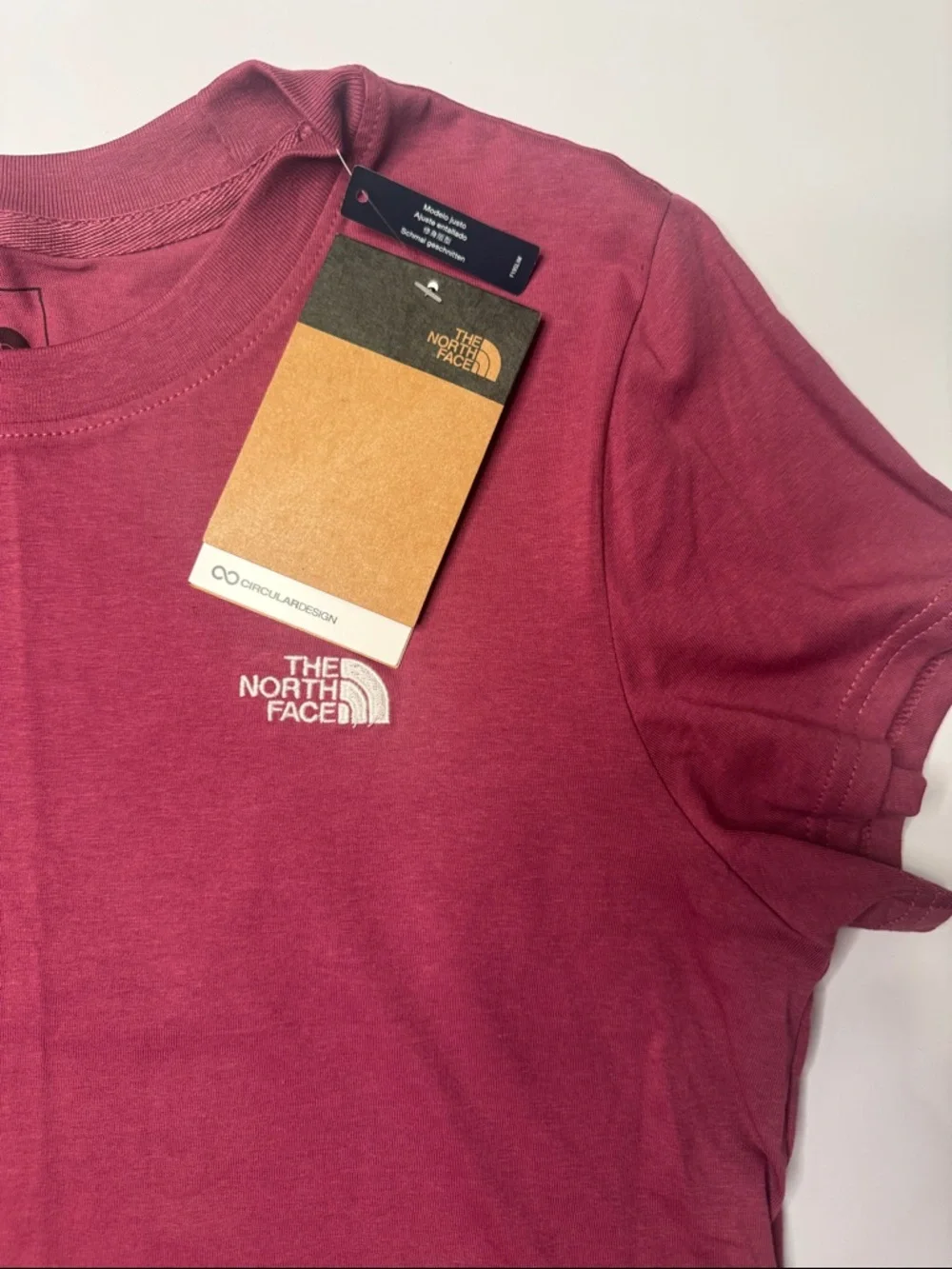 The North Face Women's Short Sleeve Tee - Burgundy - Picture 4 of 6